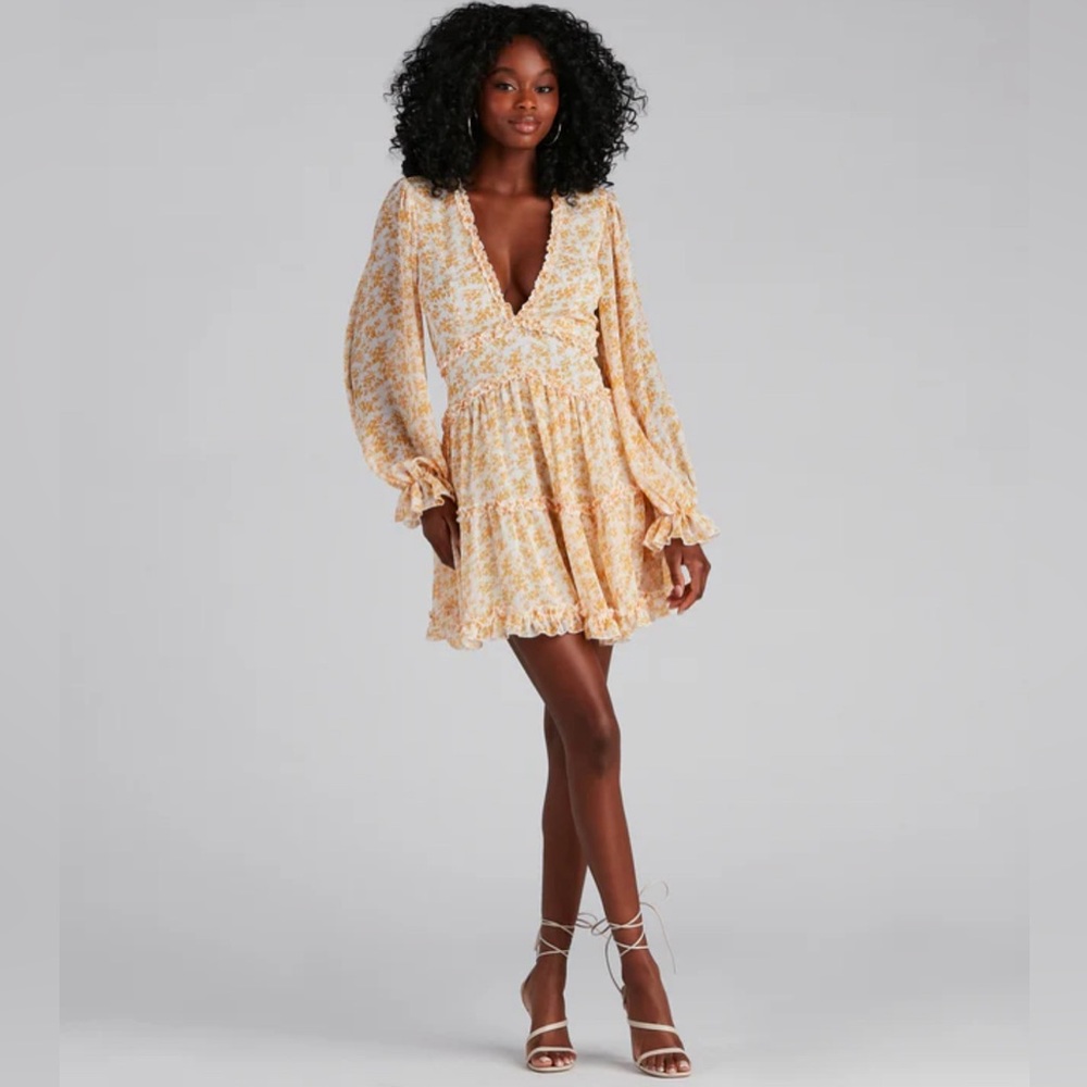 Windsor || Women’s Ruffle Floral Backless Dress Size L